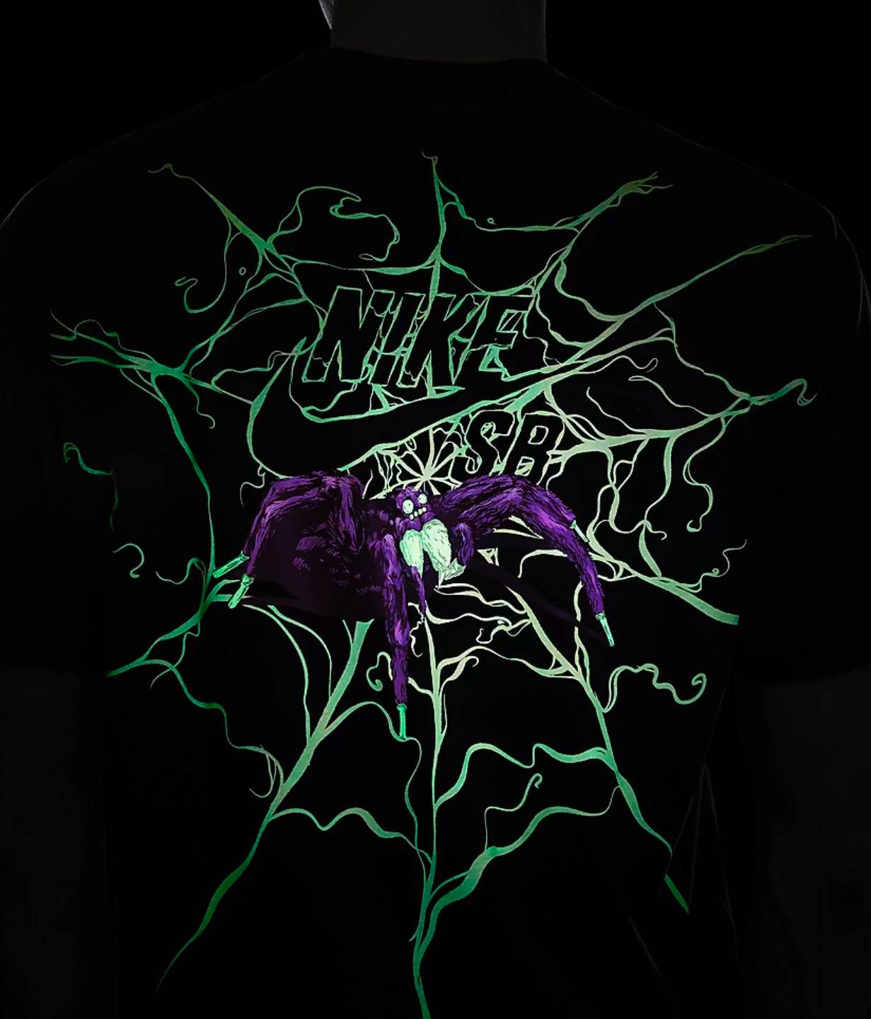 Spider Tee Nike SB Black FW24 FZ6710-010 Glow in Dark Limited Edition